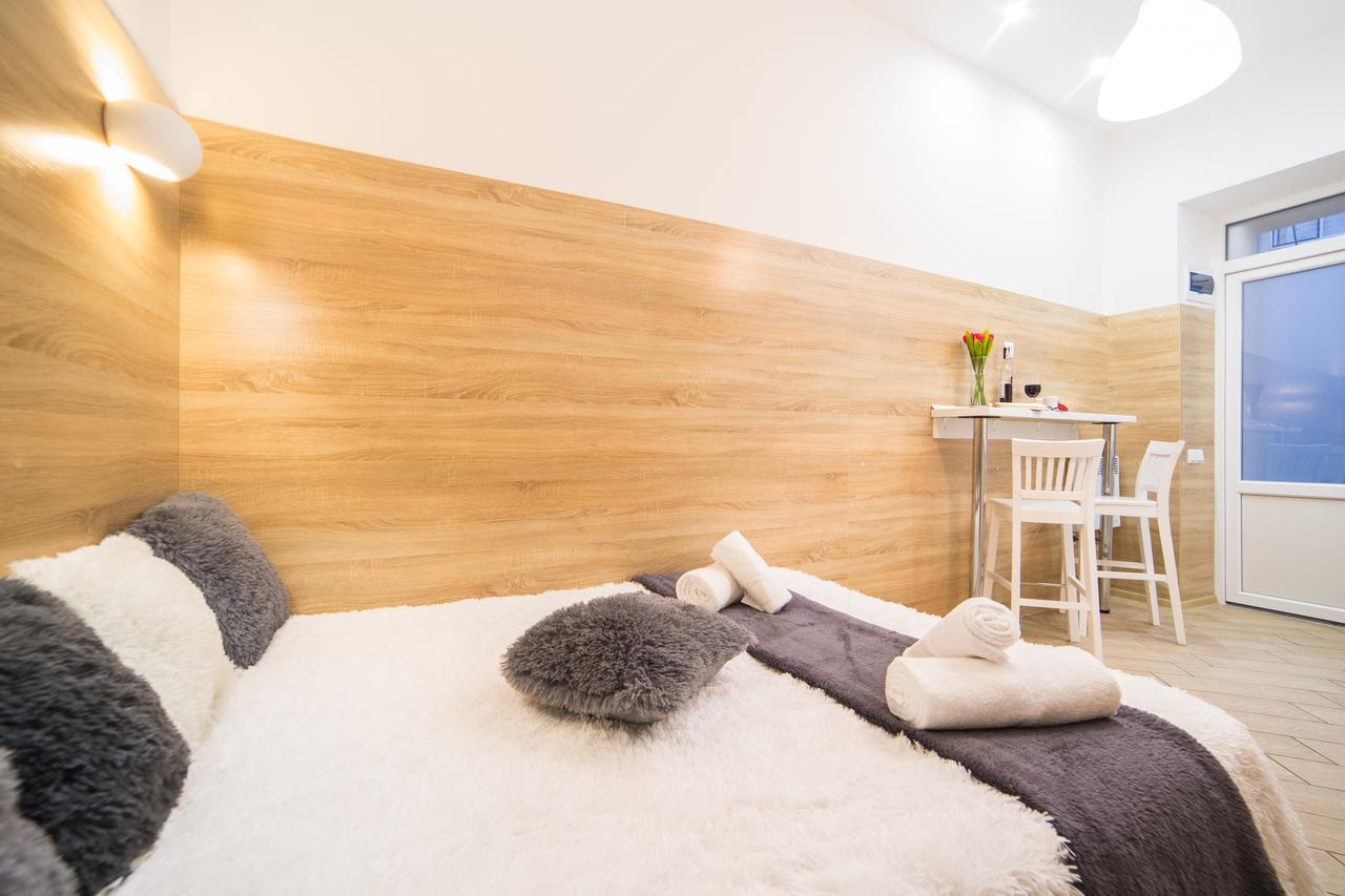Mini Economy Apartments- Filatova 10 Lviv Dış mekan fotoğraf