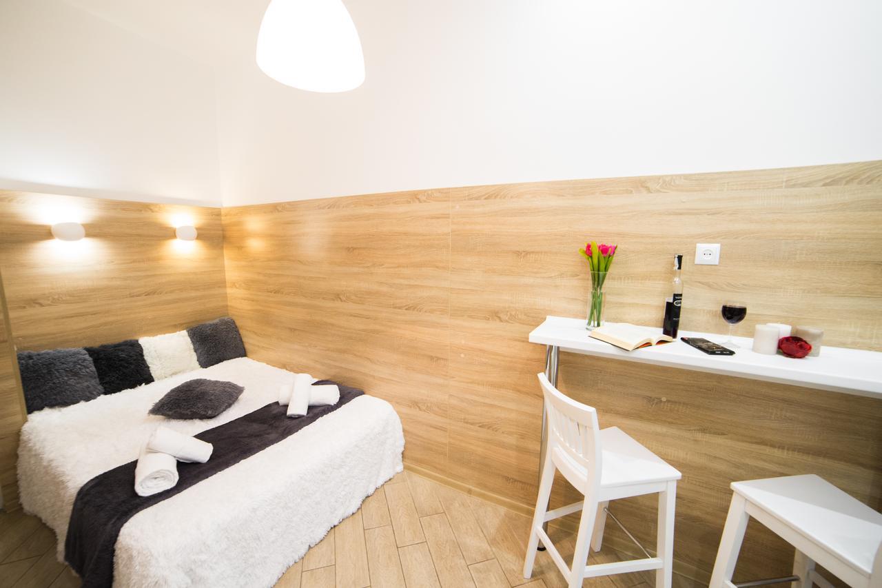 Mini Economy Apartments- Filatova 10 Lviv Dış mekan fotoğraf