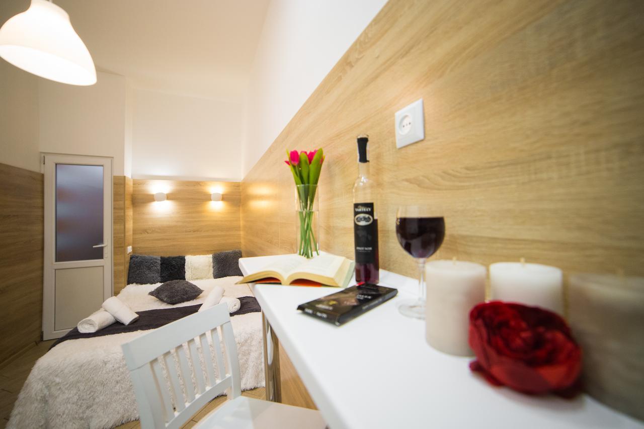 Mini Economy Apartments- Filatova 10 Lviv Dış mekan fotoğraf